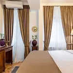 Clucerului Hotel Arc De Triomphe