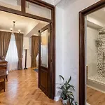 Clucerului Hotel Arc De Triomphe